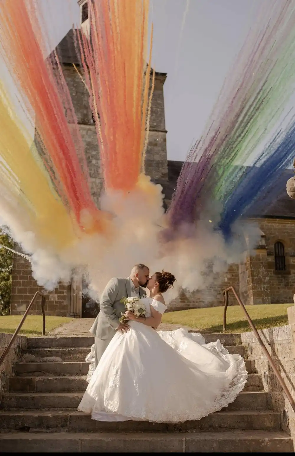 Artifices de jours mariage ardennes artifice de jour mariage Ardennes avec fumées colorées